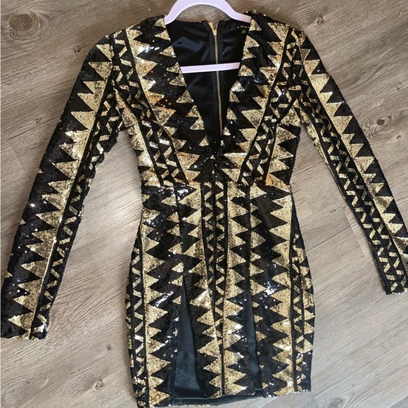 Sequence Dress W/ front Slits - Picture 2 of 12